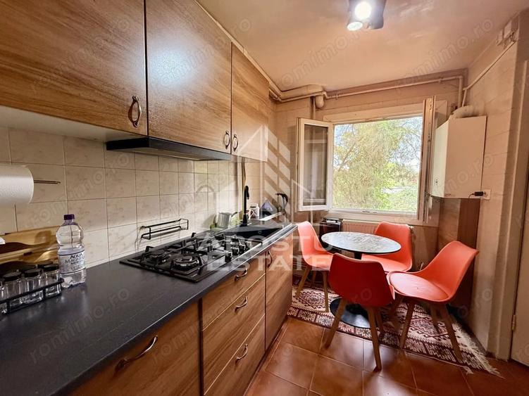 Apartament cu 3 camere semidecomandat în Olimpia-Stadion