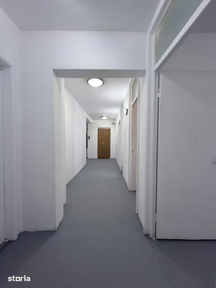 Apartament cu 4 camere în Băneasa