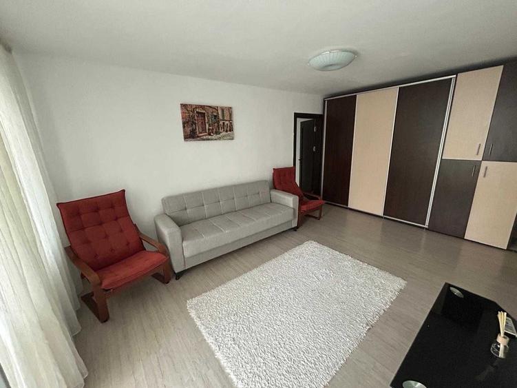 Apartament cu 3 camere decomandat în Veteranilor