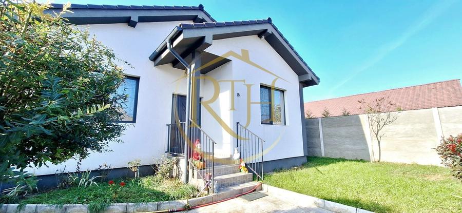 Casă individuală cu 3 camere cu Canalizare în Giroc