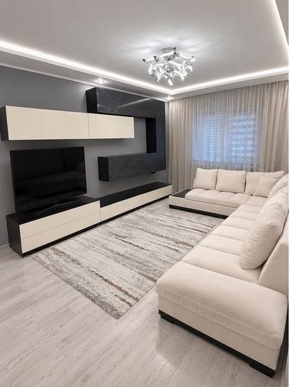 Apartament cu 2 camere decomandat în Poarta 6