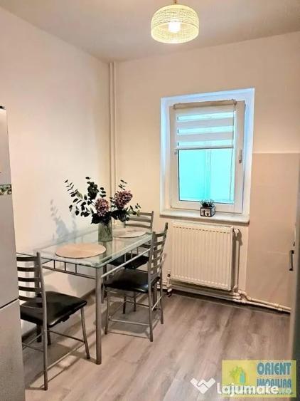 Apartament cu 2 camere decomandat în Casa de Cultură