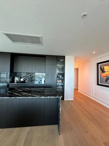 Apartament cu 4 camere decomandat în Floreasca