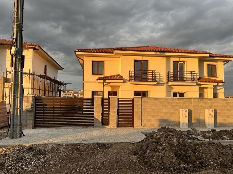 Casă cu 4 camere cu Teren 857 Mp în Dumbrăvița