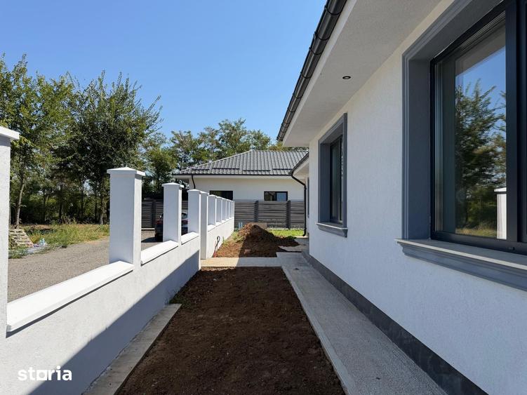 Casă cu 3 camere cu Teren 500 Mp în Corbeanca