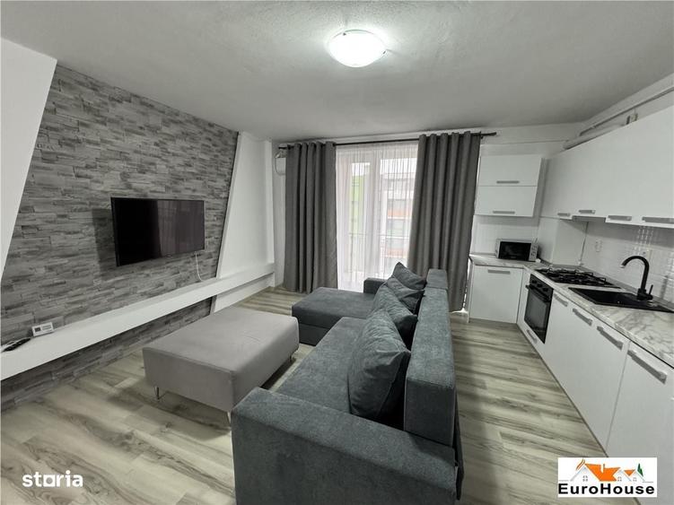 Apartament cu 3 camere decomandat în Ampoi 3
