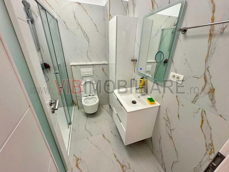 Apartament cu 3 camere semidecomandat în Crângași