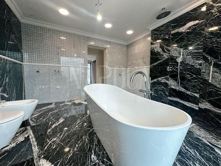 Casă individuală cu 6 camere cu Canalizare în Zorilor