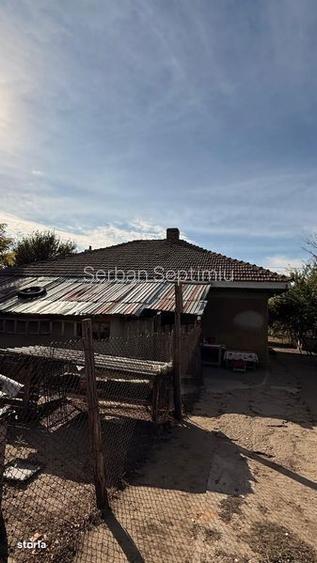 Casa si teren de vanzare