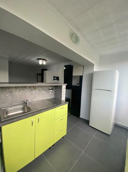 Apartament cu 2 camere decomandat în Republicii