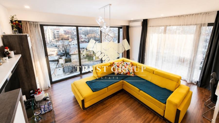 Apartament cu 3 camere decomandat în Victoriei