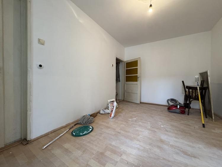 Apartament cu 2 camere nedecomandat în P-ța Doina