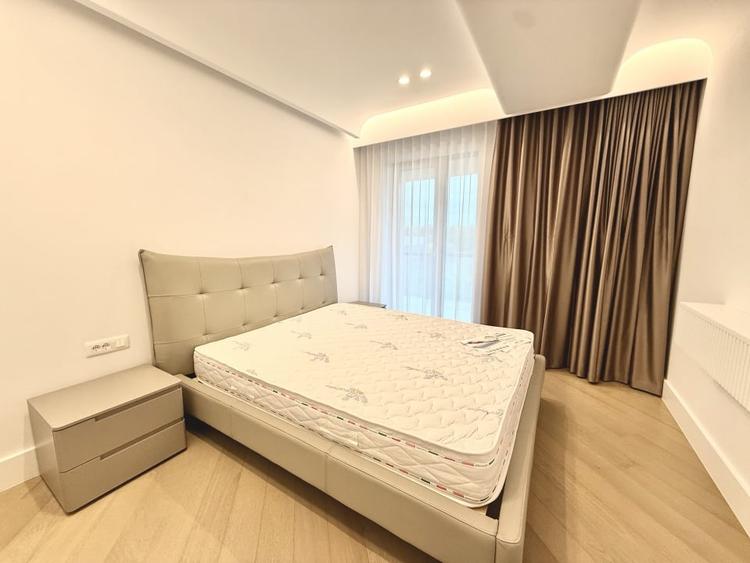 Apartament cu 3 camere decomandat, mobilat în Iancu Nicolae