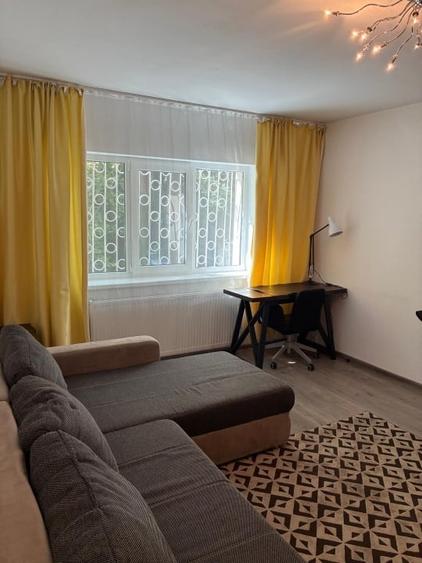 Apartament cu 2 camere semidecomandat, mobilat în Aviației