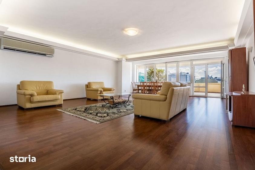 Apartament cu 4 camere în Ștefan cel Mare