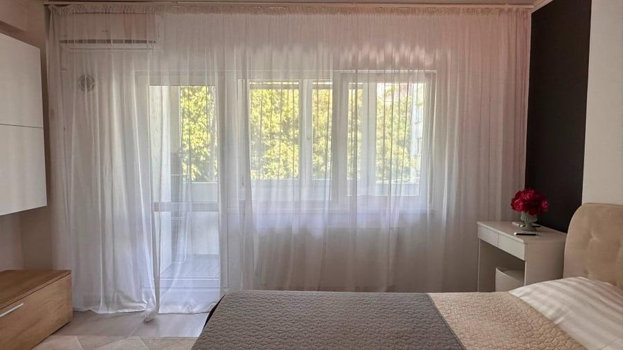 Apartament cu 2 camere decomandat în Lacul Tei