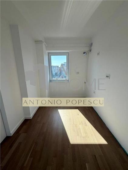 Apartament cu 3 camere decomandat în Gheorghe Doja