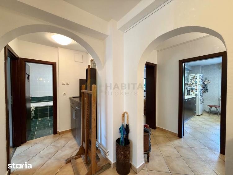 Apartament cu 4 camere decomandat în Cișmigiu