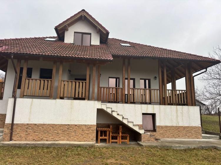 Casă cu 4 camere în Predeluț