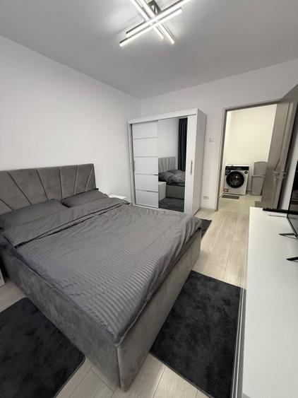 Apartament cu 3 camere decomandat în Micro 6