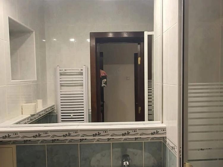 Apartament cu 3 camere decomandat în Tineretului