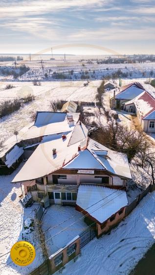 Casă individuală cu 8 camere cu Garaj în Căldăraru