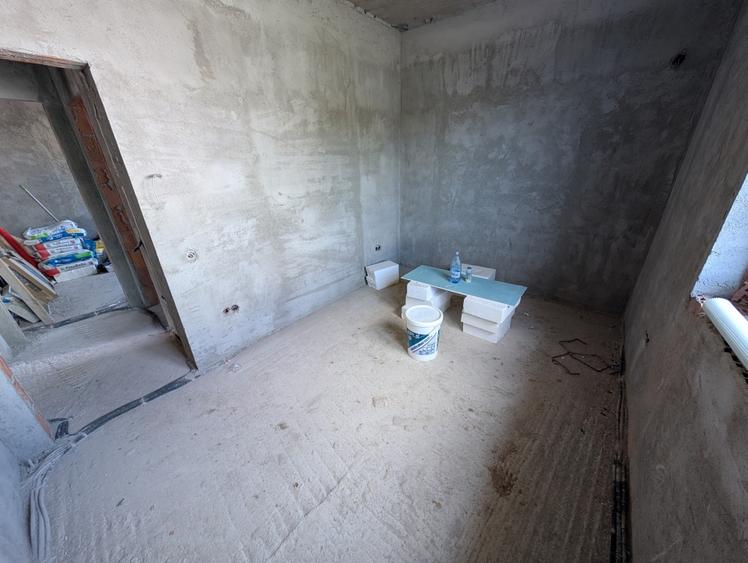 Casă individuală cu 4 camere cu Canalizare în Otopeni