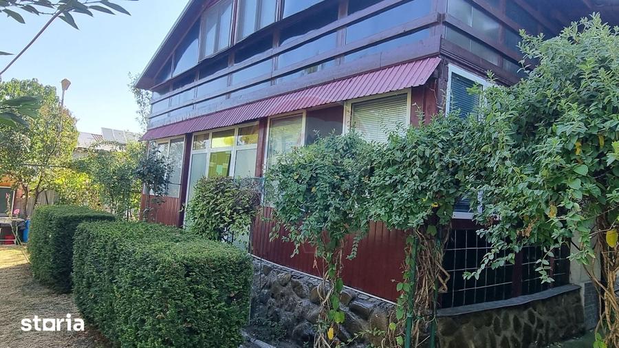 Casă cu 5 camere cu Teren 1000 Mp în Central