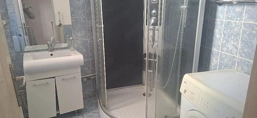 Apartament cu 3 camere în Gara de Nord