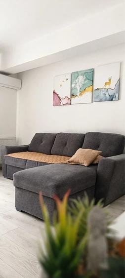 Apartament cu 3 camere decomandat în Tractorul