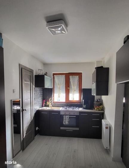 Apartament cu 2 camere semidecomandat în Valea Rosie