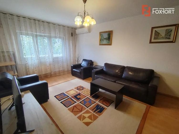 Apartament cu 4 camere decomandat în Soarelui