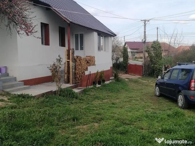 Casă cu 3 camere cu Teren 900 Mp în Sânmihaiu Almașului