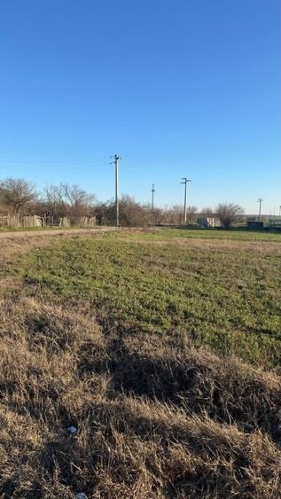 Teren agricol intravilan de 1400 mp, în Comana