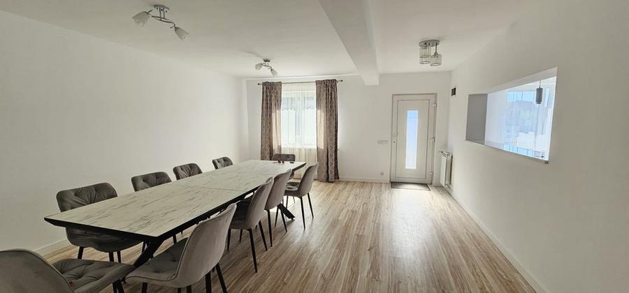 Casă cu 4 camere cu Teren 340 Mp în Tineretului