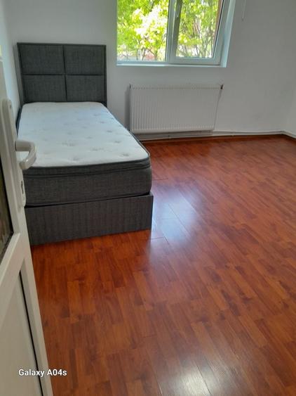 Casă cu 3 camere cu Teren 100 Mp în Băneasa