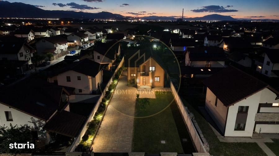 Casă cu 4 camere în Tărlungeni