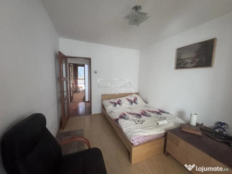 Apartament cu 4 camere decomandat în Titan