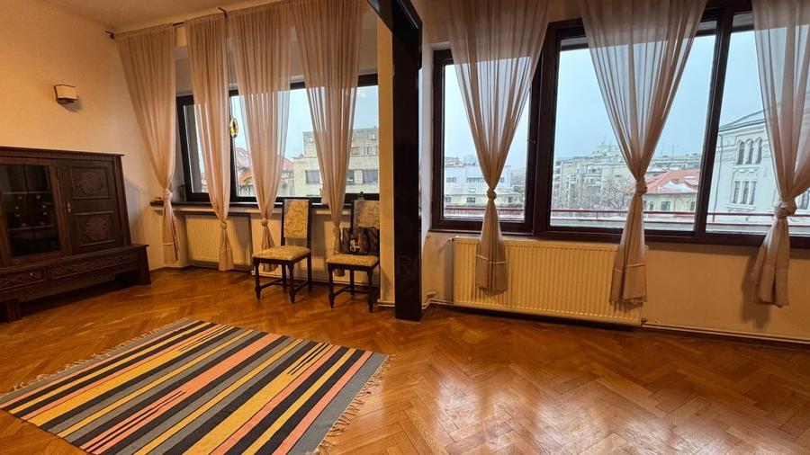 Apartament cu 4 camere decomandat în Dacia
