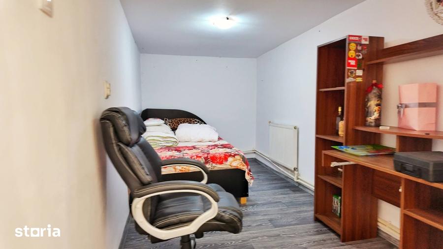 Casă cu 3 camere cu Teren 400 Mp în Central