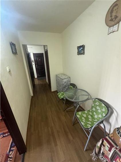 Apartament cu 3 camere decomandat, mobilat în Lipovei