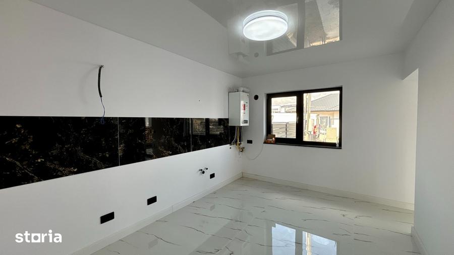 Casă cu 4 camere cu Teren 300 Mp în Rediu
