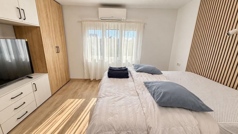 Apartament cu 2 camere, mobilat în Lipovei