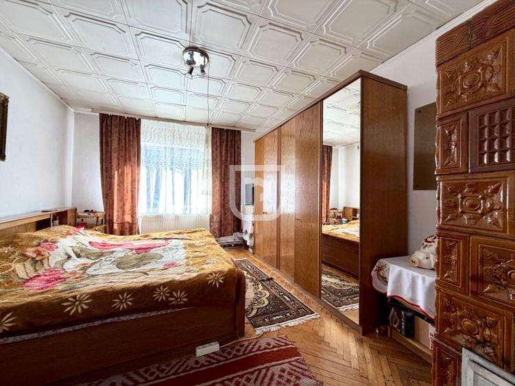 Casă individuală cu 6 camere cu Teren 603 Mp în Central