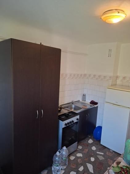 Apartament cu 4 camere decomandat în 1 Mai