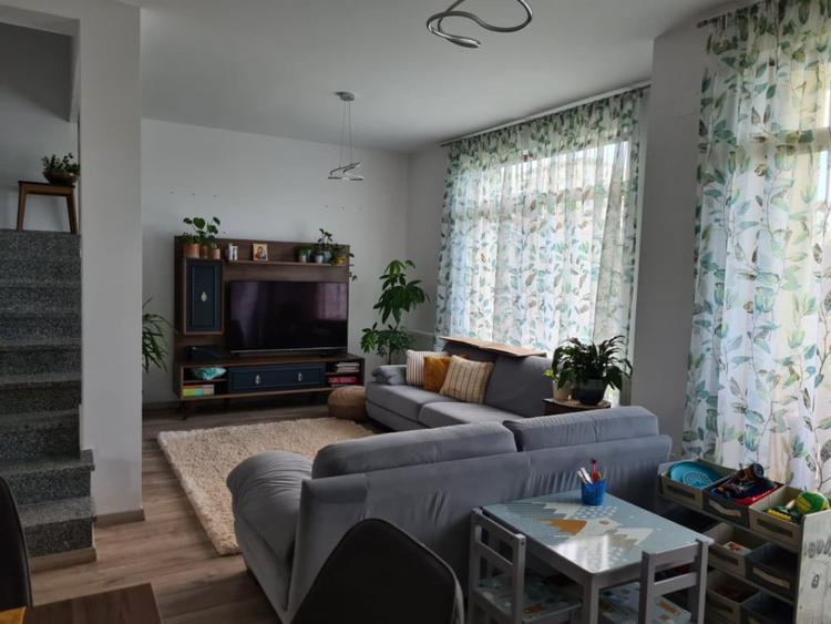 Casă cu 4 camere cu Teren 300 Mp în Borhanci