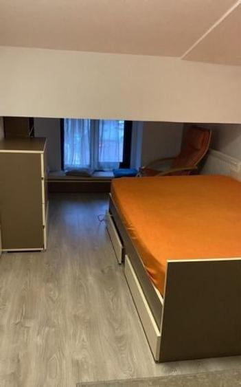 Apartament cu 2 camere semidecomandat, mobilat în 1 Mai