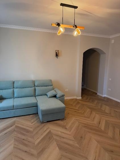 Apartament cu 3 camere decomandat în Tineretului