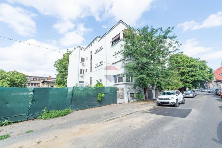 Apartament de vanzare 137 mp, zona centrala, curte proprie - 40