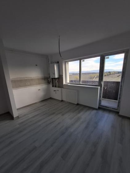 Apartament cu 2 camere semidecomandat în Exterior Vest